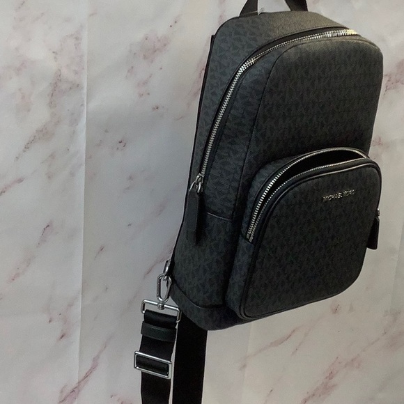 NWT Michael Kors Cooper Commuter Sling Backpack in Black - Picture 1 of 10